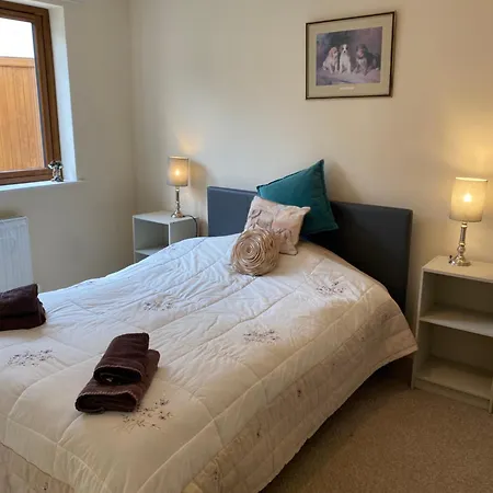 בית נופש 4 Beds, Private Parking, Gr Fl Bedroom & Shower Wc Wensley