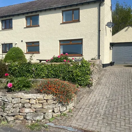 4 Beds, Private Parking, Gr Fl Bedroom & Shower Wc Holiday home